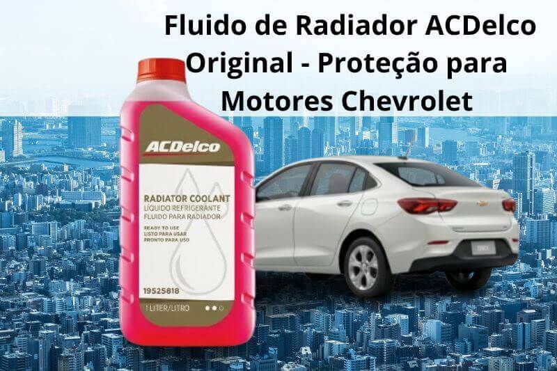 Frasco de fluido para radiador ACDelco rosa posicionado à frente de um Chevrolet Onix branco em um fundo neutro.
